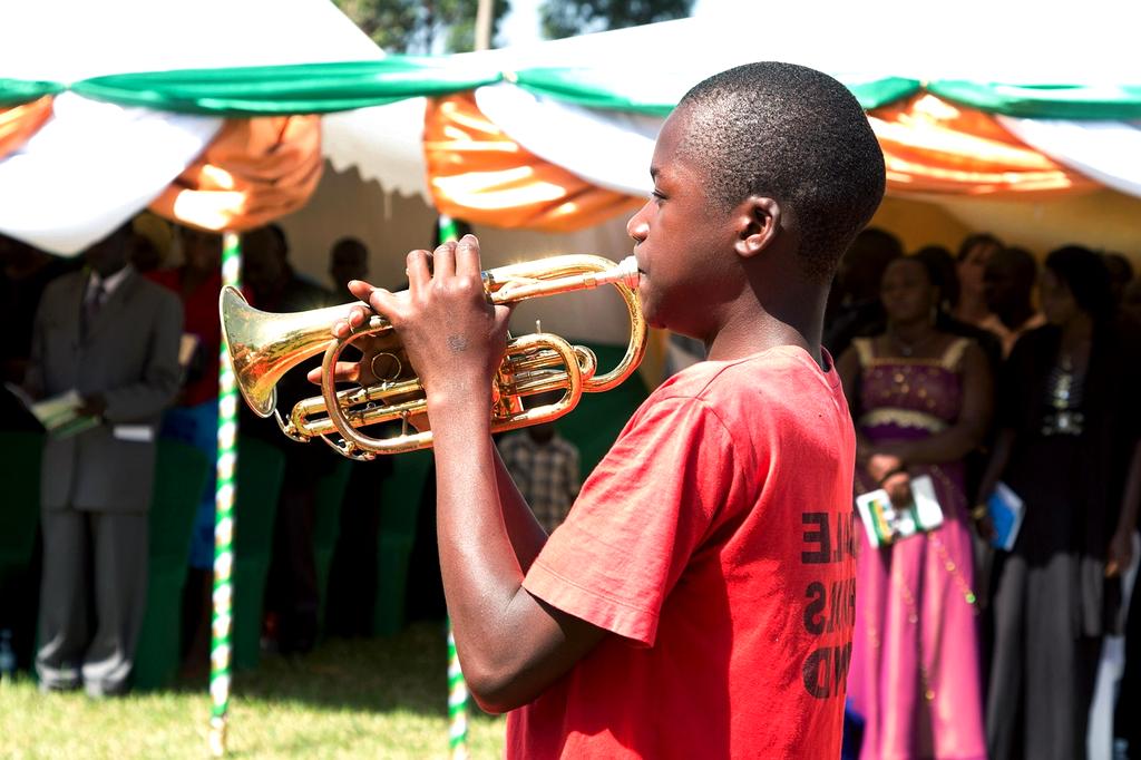Künstler auf einer Bühne bei einer kulturellen Veranstaltung