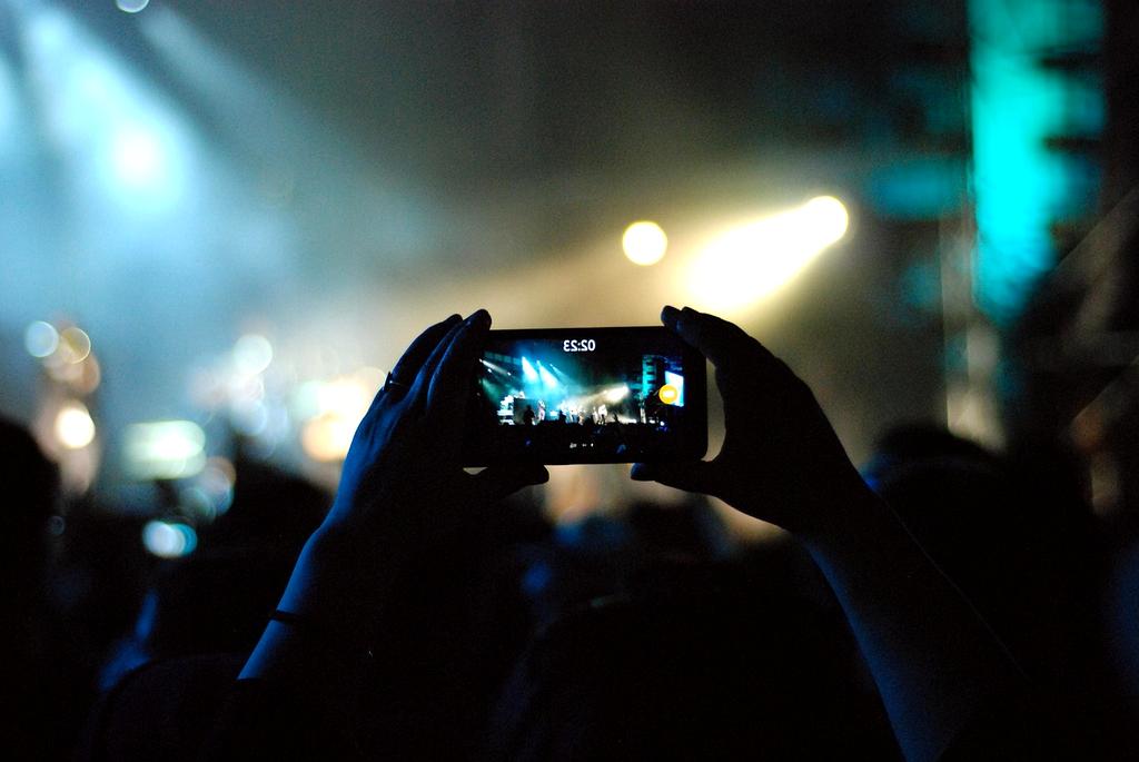 Transformable concert hall with shape-shifting walls and adaptive acoustics